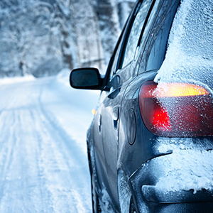 Készülj a téli autózásra ezzel a 4 dologgal!