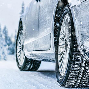 5 dolog, amire szükséged lehet a téli autózáskor