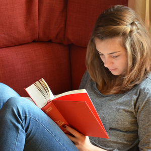 Az olvasás jótékony hatásai a stressz csökkentésére
